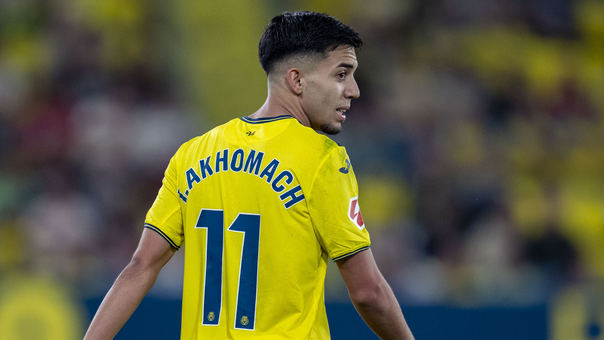 Ilias Akhomach en un partido del Villarreal en el Estadio de la Cerámica.